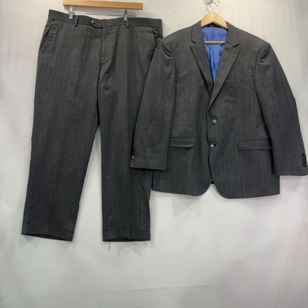 Equilibrio Milano Modern Fit Sangria Suit 100% Wool super 150's 44S & 38S